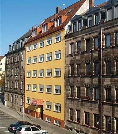 Hamburg מלון 3*